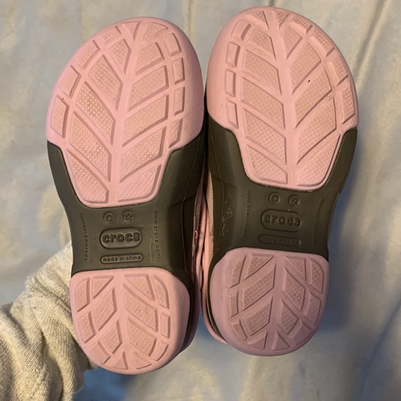 Crocs clog shoes lined light pink brown suede snowflake jibbet size c12 solid - Picture 6 of 7
